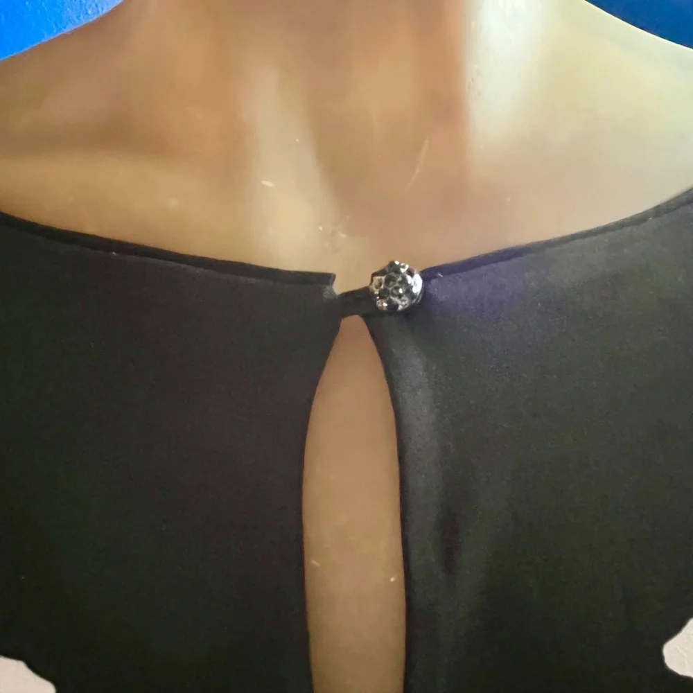 White House Black Market Long-sleeved black and floral blouse Size M - Picture 2 of 9